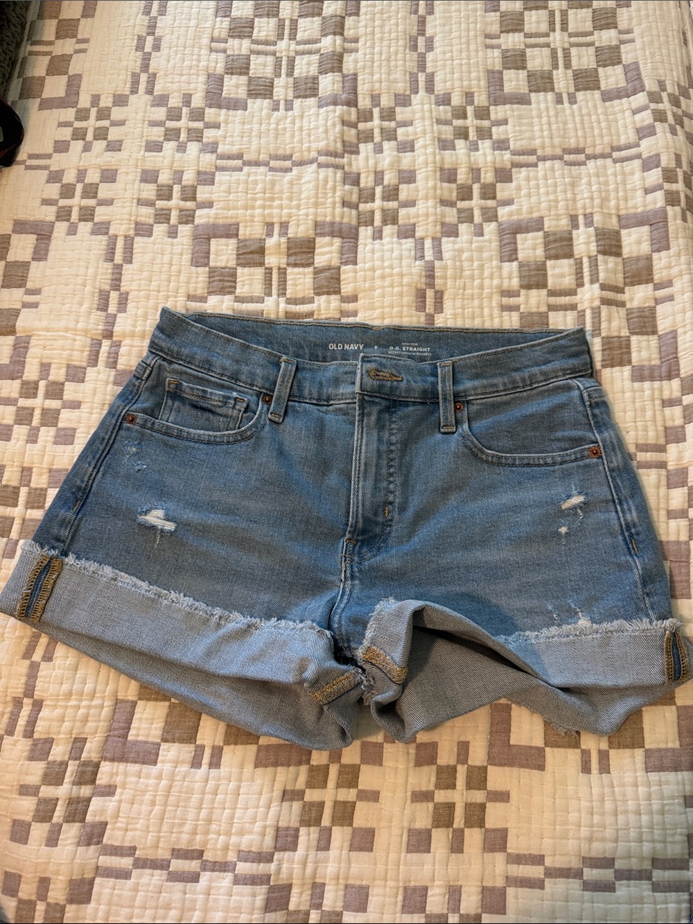 Old Navy Rolled Hem Distressed Denim Shorts in Blue